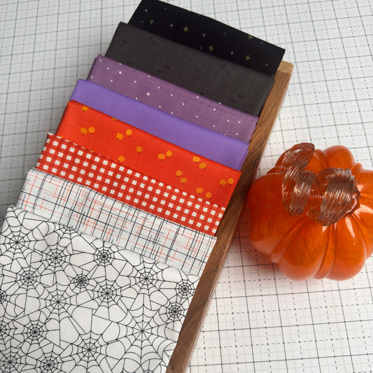 Spooky Season Basics: Fright Night – 8-Piece Fat Quarter Bundle