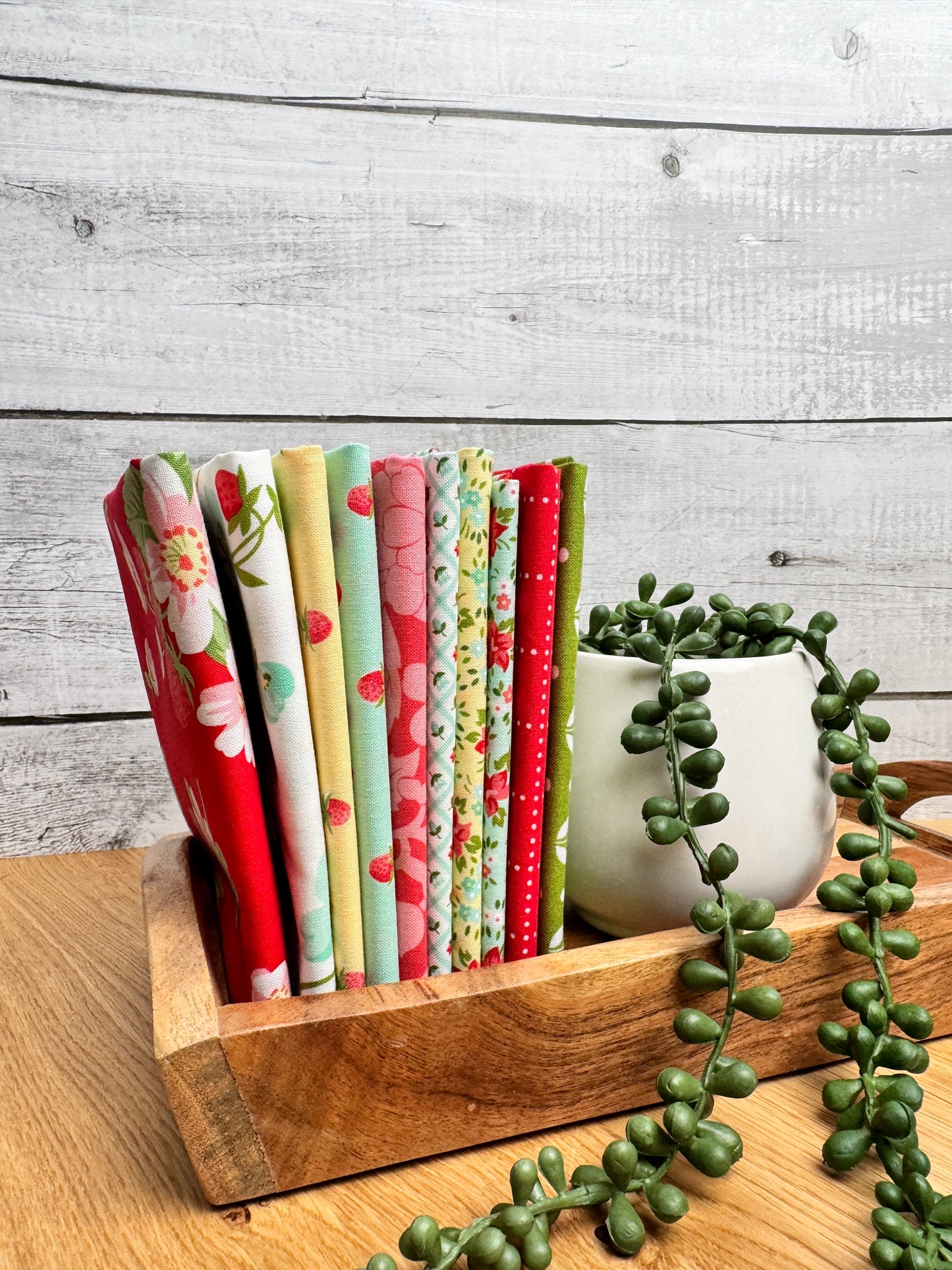Bloomsberry Petite Fat Quarter Bundle - 10 Pieces