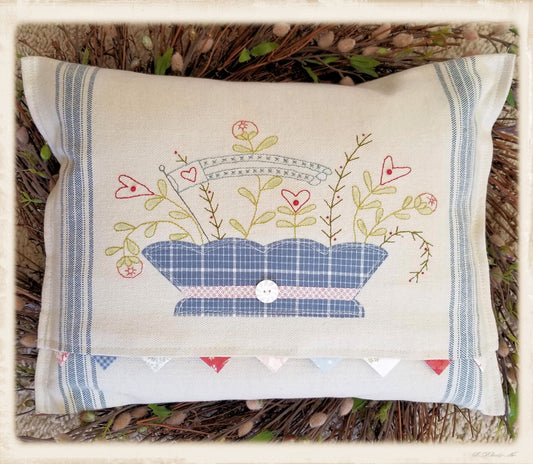 Sweet Blooms Pillow Pattern – Plumcute Designs
