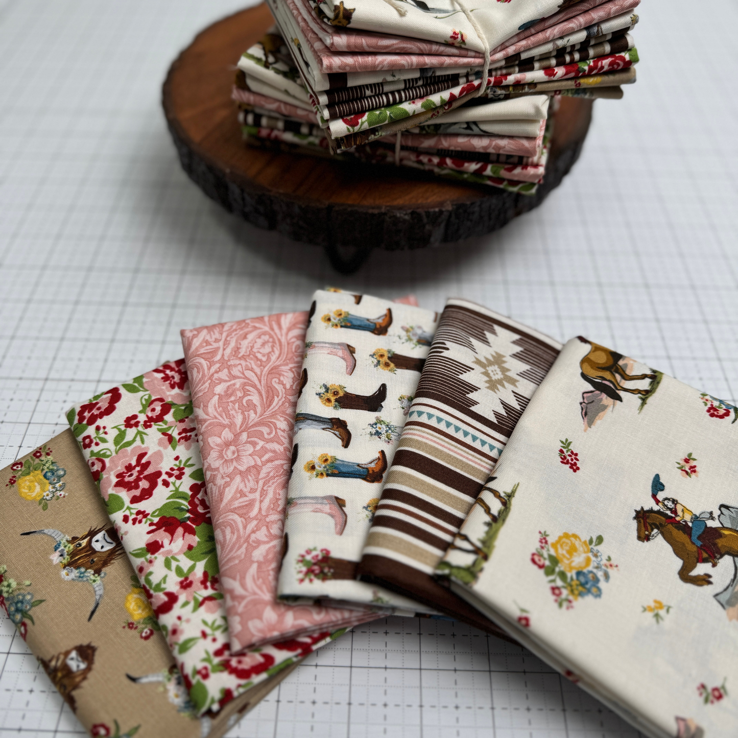 Cowgirl Petite Fat Quarter Bundle – 6 Pieces