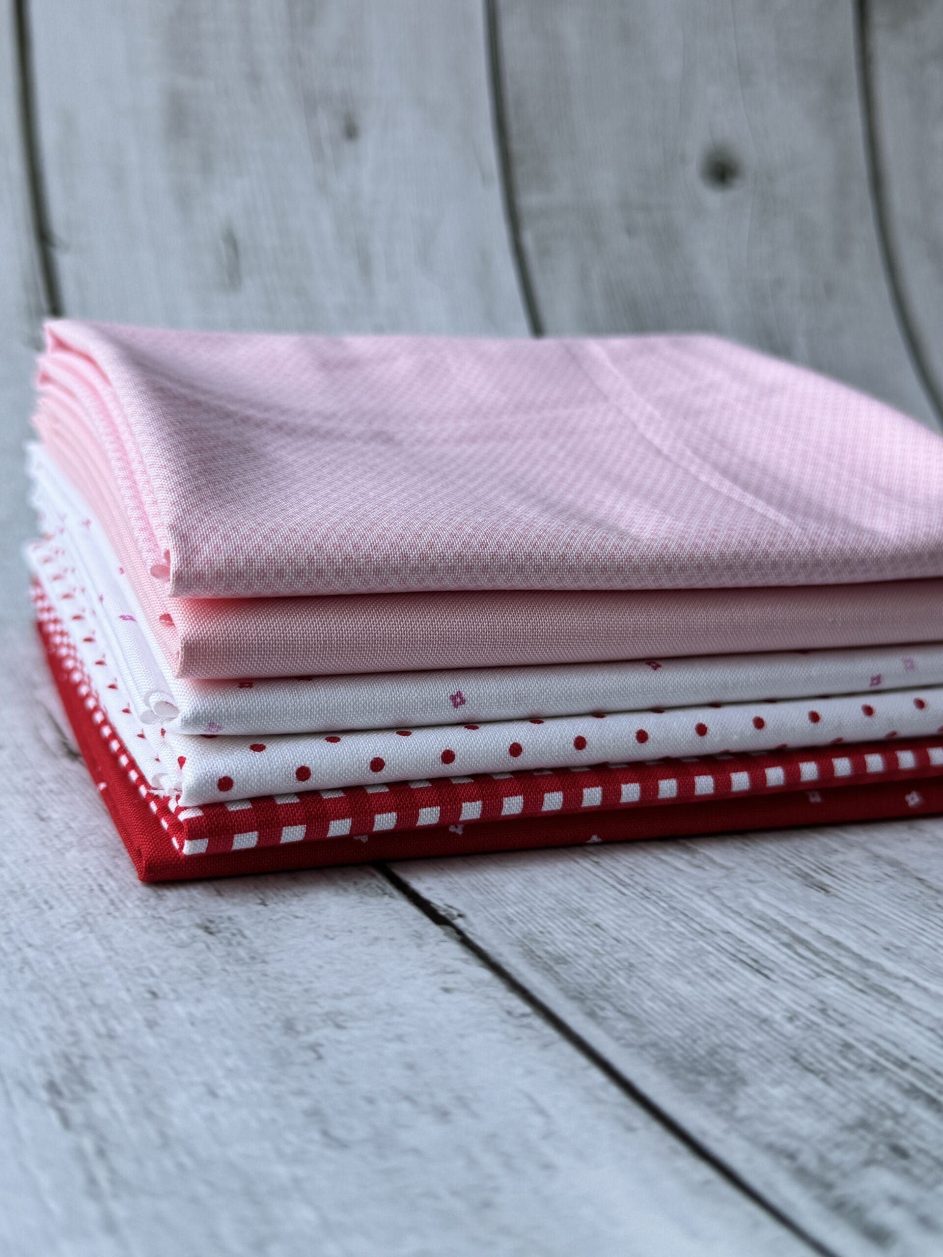 Hugs Seasonal Basics Petite FQB - 6 pc.