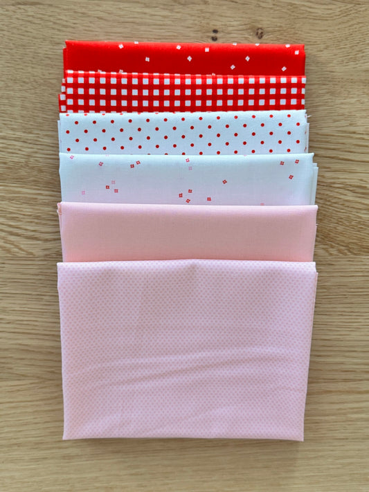 Hugs Seasonal Basics Petite FQB - 6 pc.