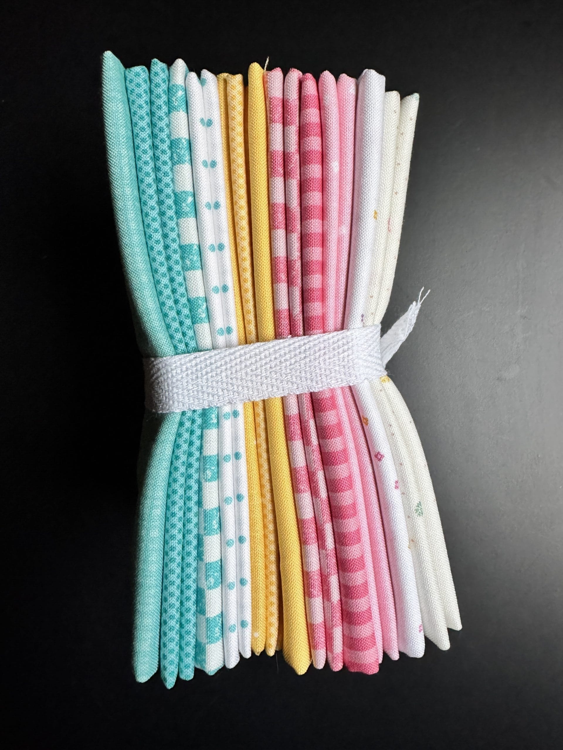 Spring Bouquet 12-Piece Riley Blake Basics Bundle