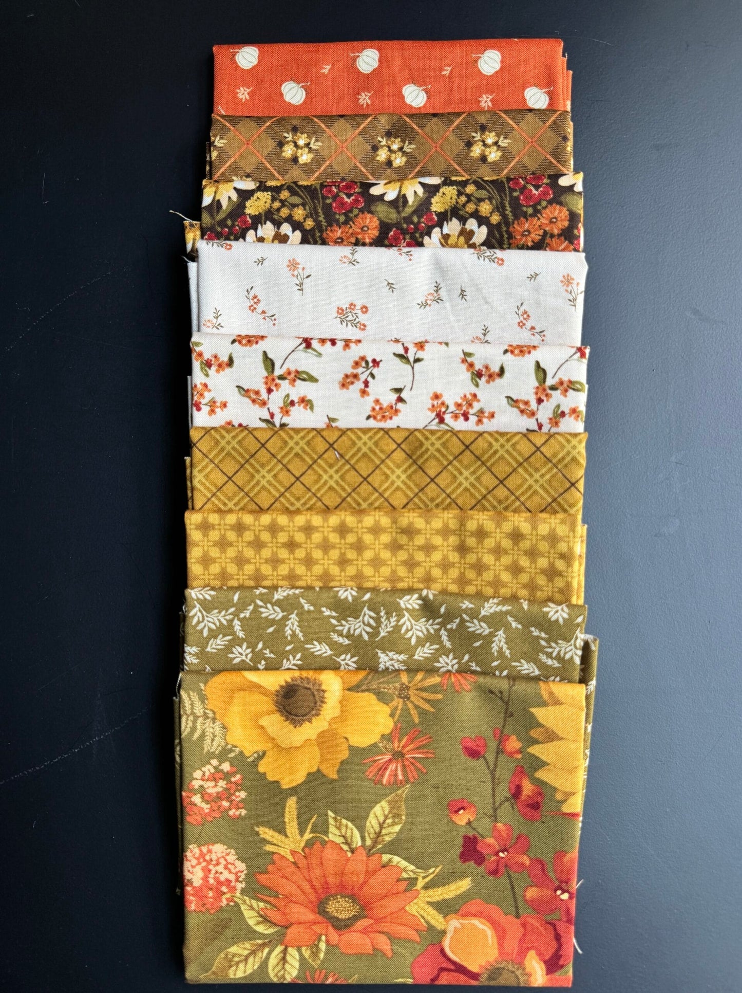 Bountiful Petite Fat Quarter Bundle