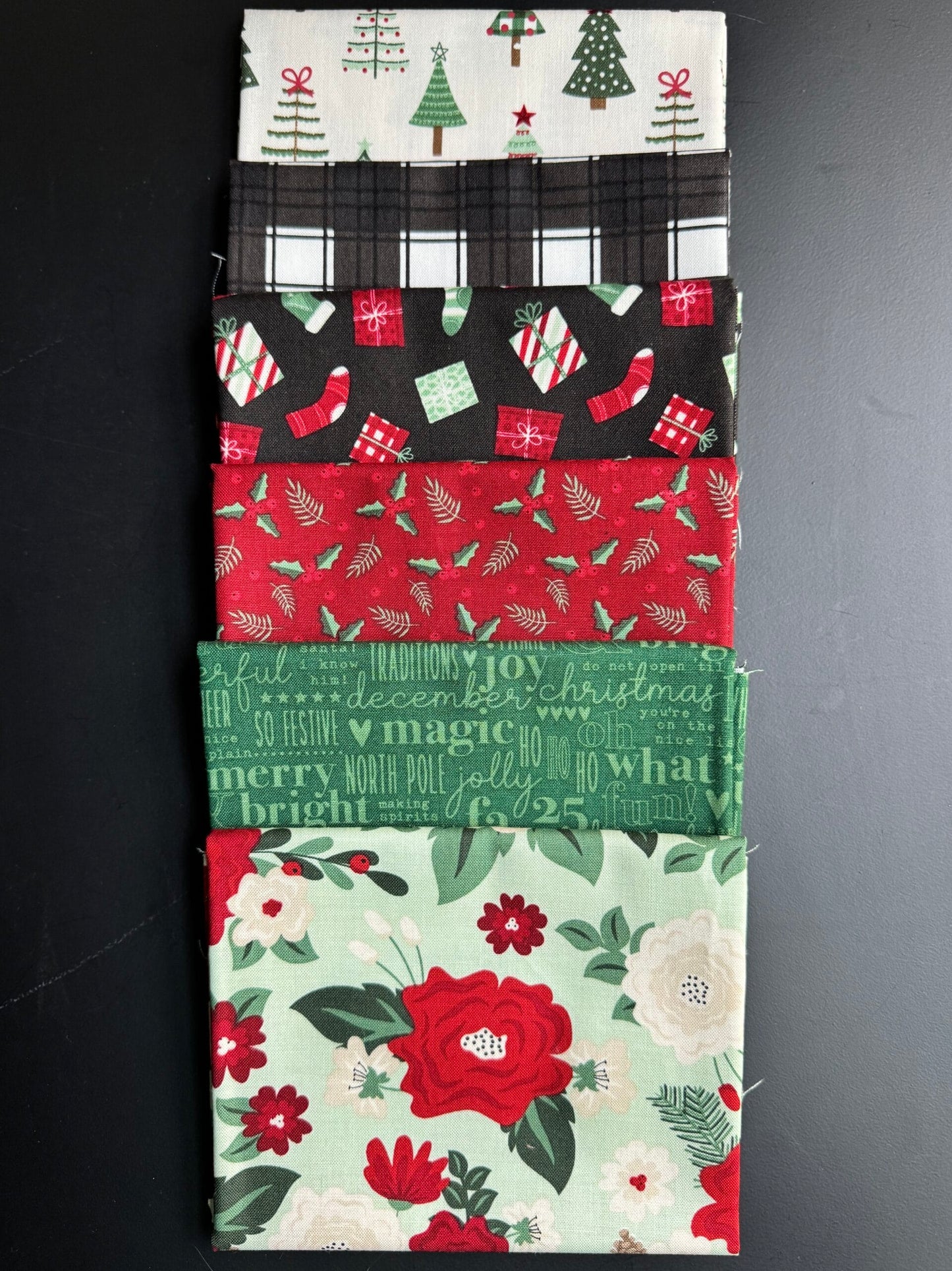 Evergreen Wishes Petite Fat Quarter Bundle