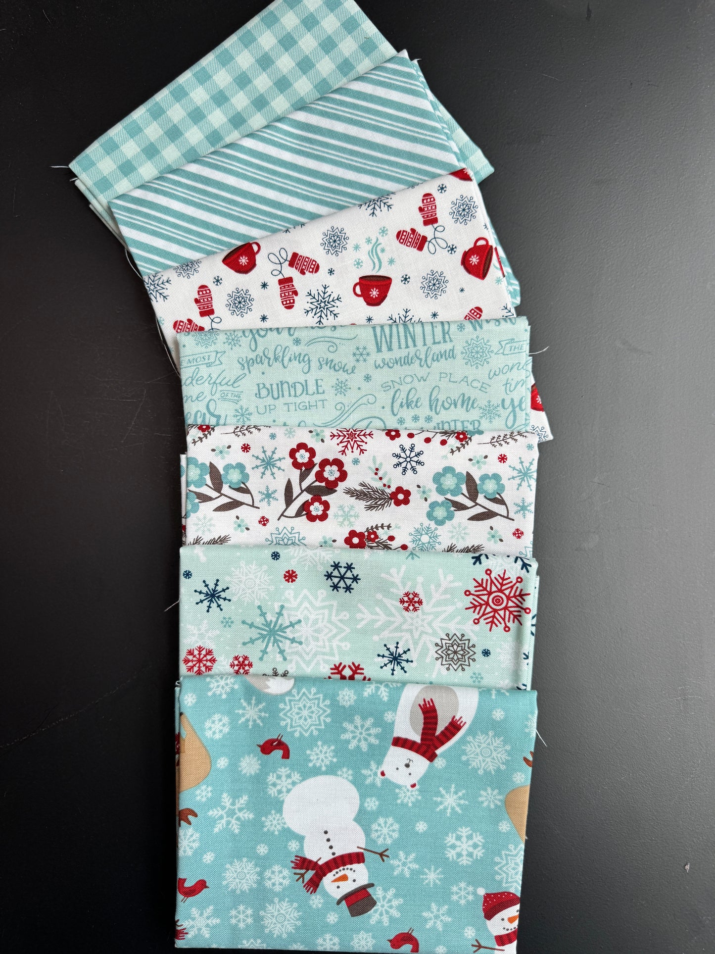 A Perfect Winter Petite Fat Quarter Bundle