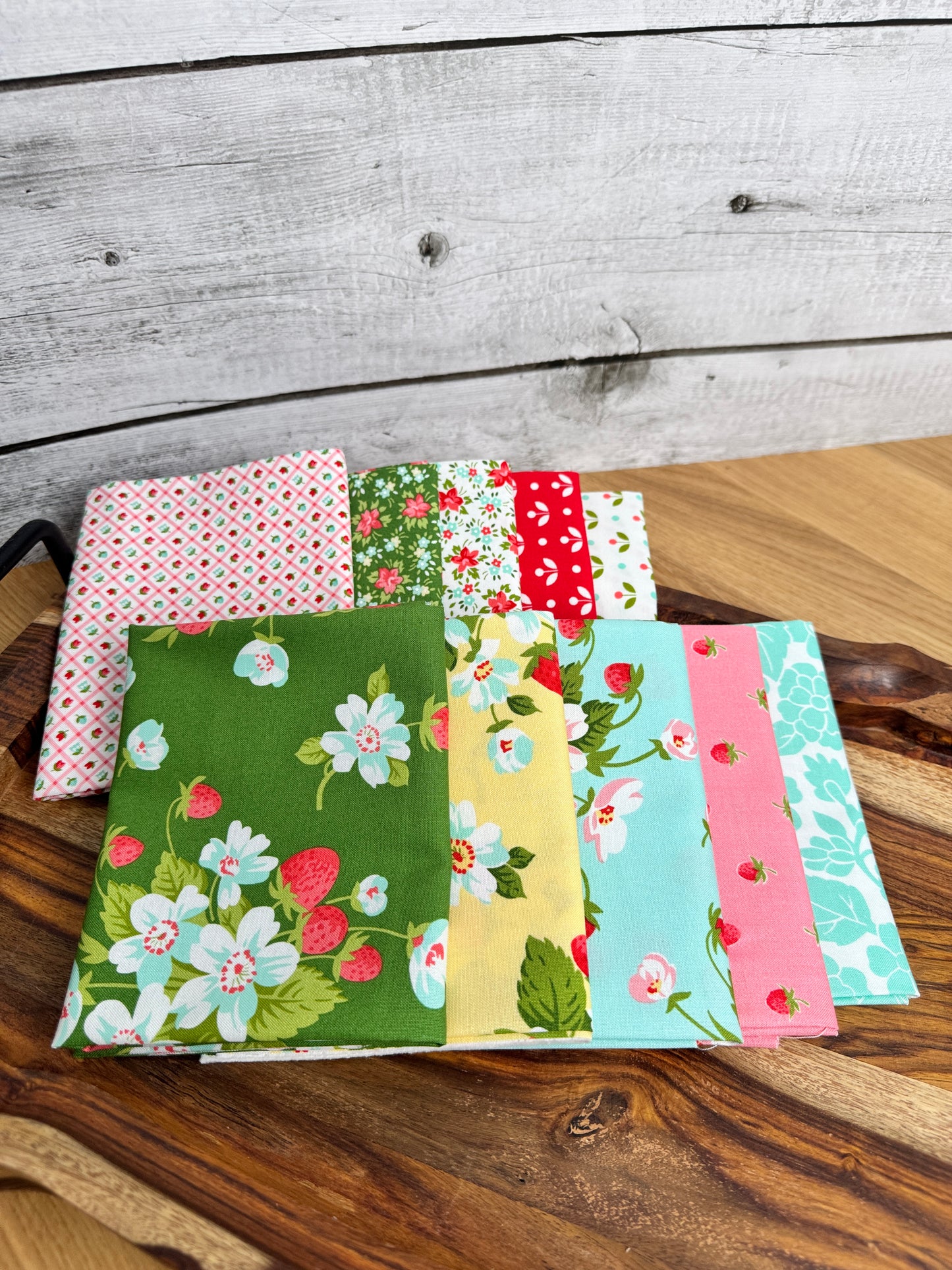 Bloomsberry Petite Fat Quarter Bundle - 10 Pieces
