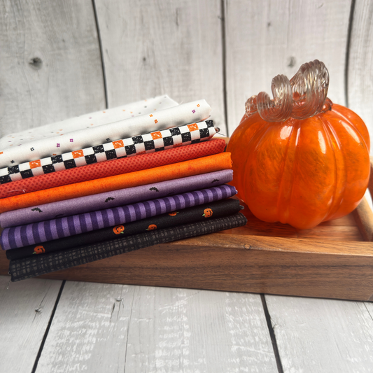Spooky Season Basics: Trick or Treat – 8-Piece Fat Quarter Bundle