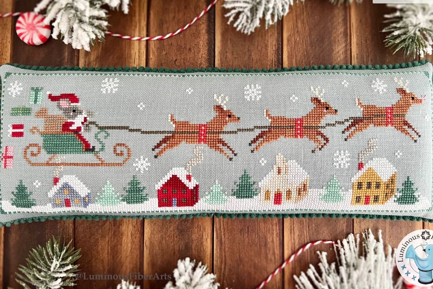 Mousecapades 7: Happy Christmas!